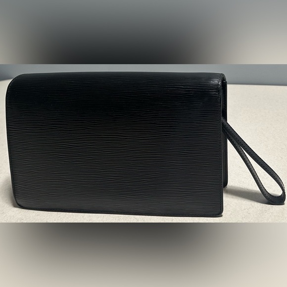 Louis Vuitton Pochette Serie Dragonne Epi Black - Picture 2 of 16